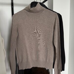 Turtleneck Sweater (Brown)